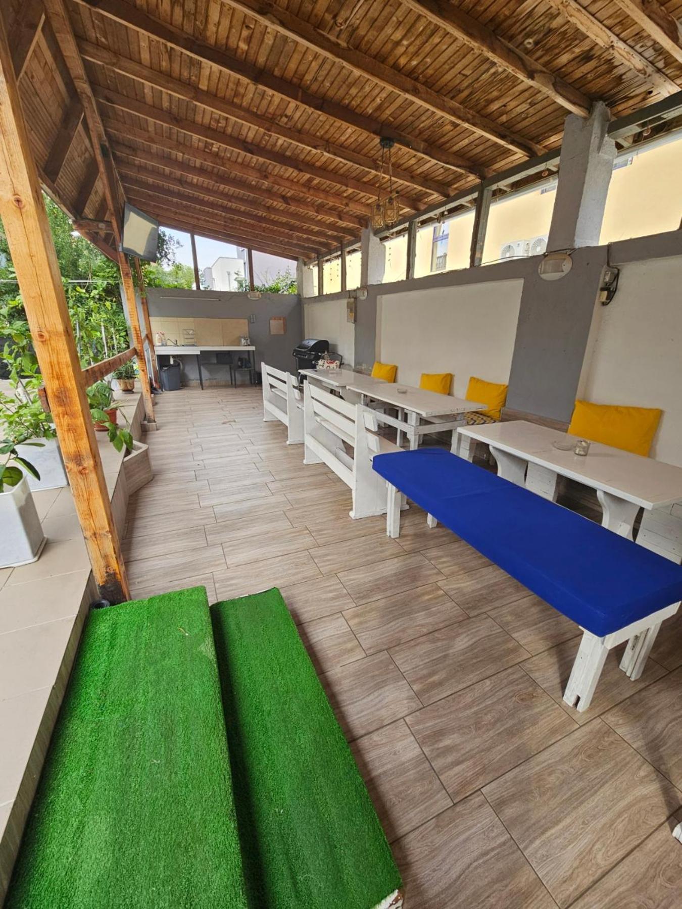 Guest House Petrovi Равда Экстерьер фото