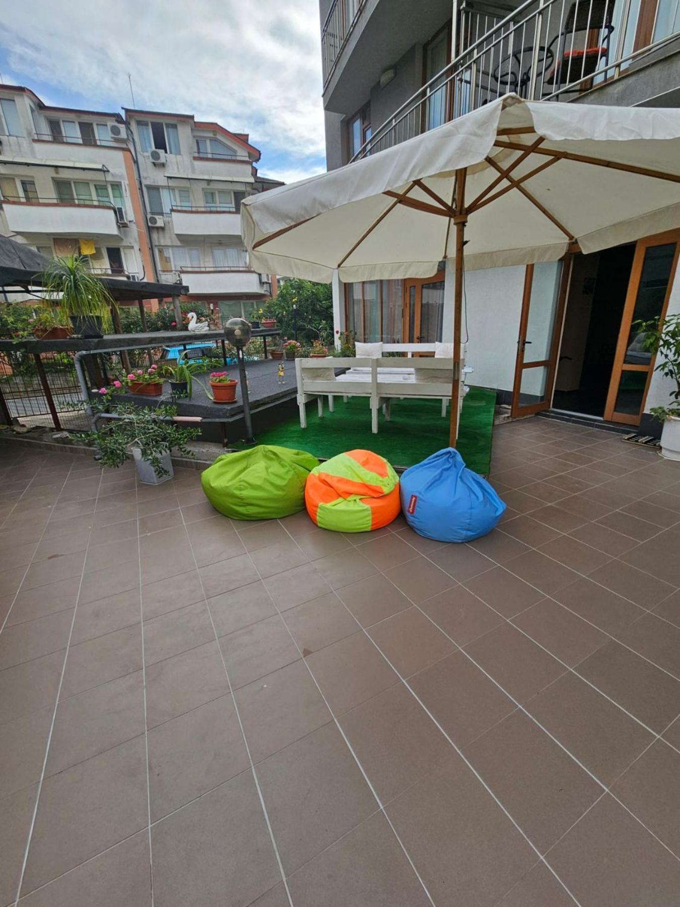 Guest House Petrovi Равда Экстерьер фото