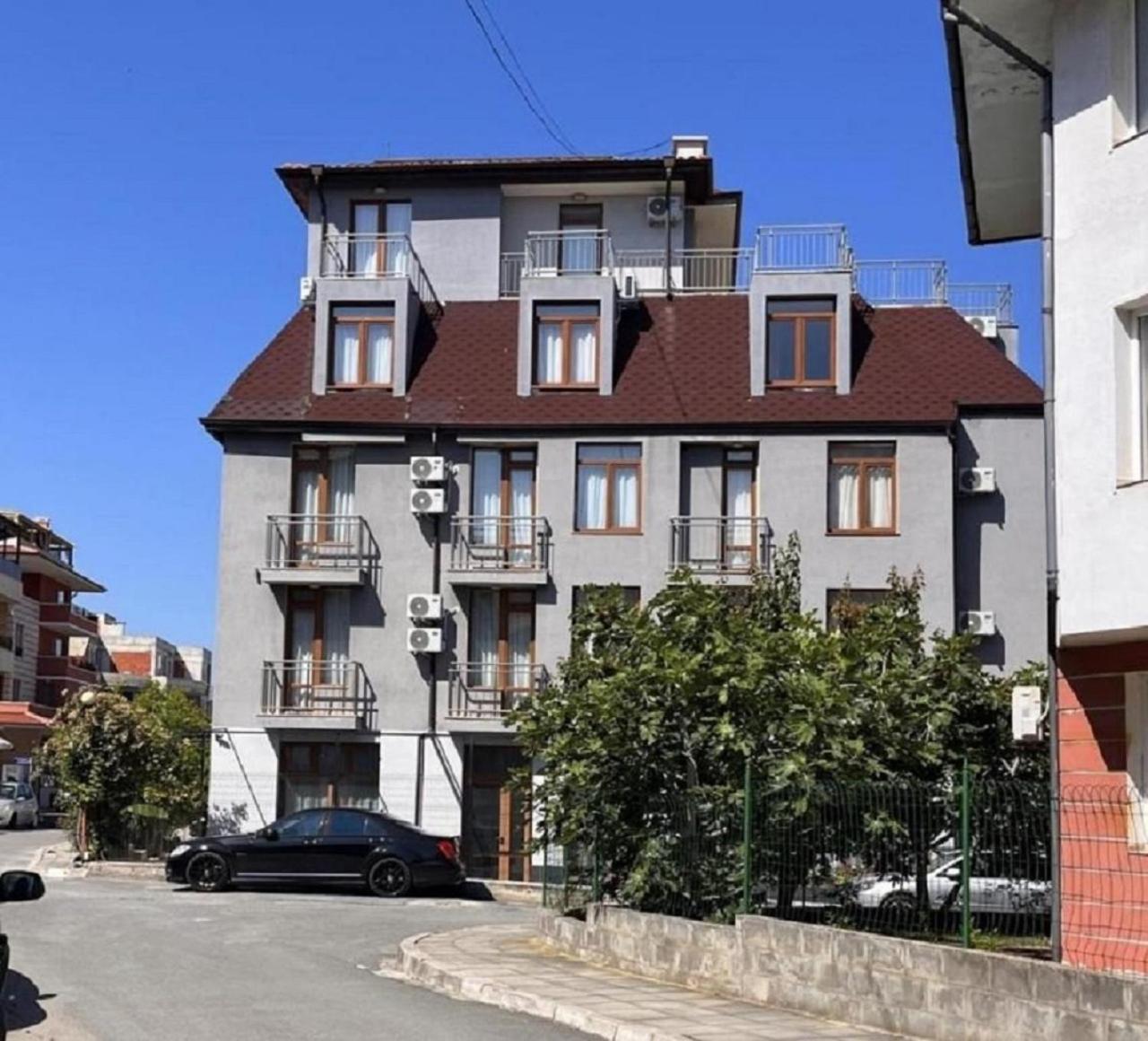 Guest House Petrovi Равда Экстерьер фото